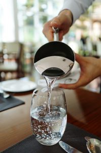 Leitungswasser im Restaurant: Vom Hahnenwasser zum Luxusgetränk