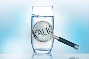 Kalkhaltiges Wasser trinken - schädlich oder sogar gesund